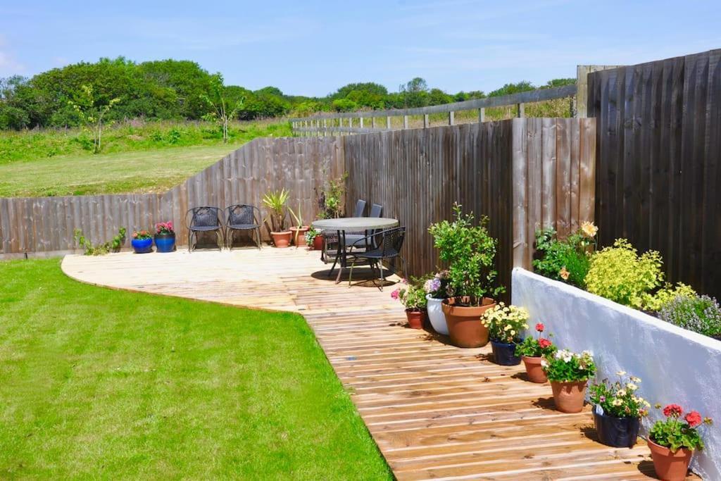 Stunning Annexe 1 Luxury Bedroom, Eating Area & Bathroom Only! Truro Eksteriør bilde